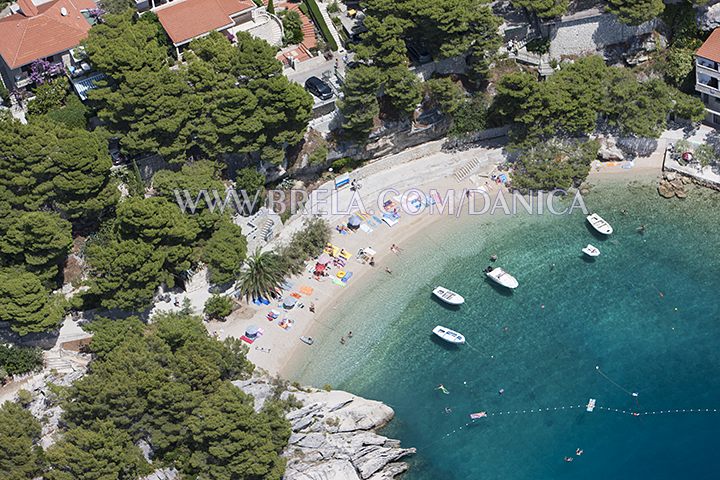 Beach Podra�e, Brela, aerial view