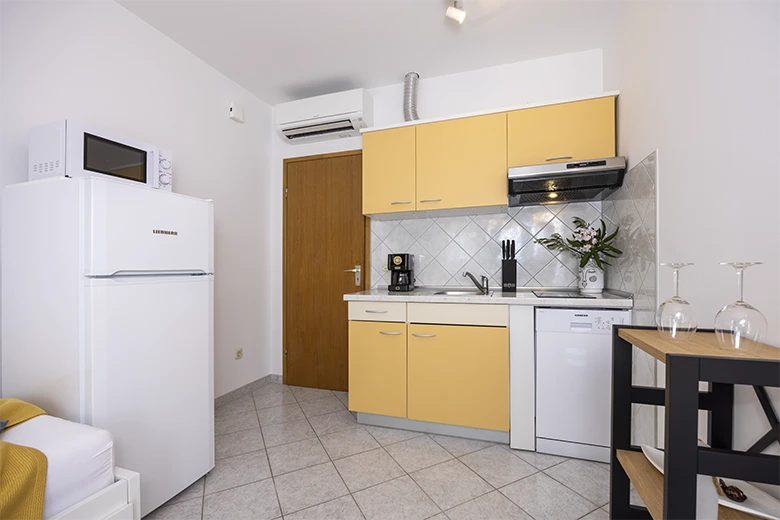 Apartments StoMarica, Brela - kitchen