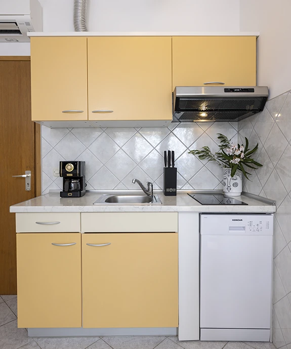 Apartments StoMarica, Brela - kitchen