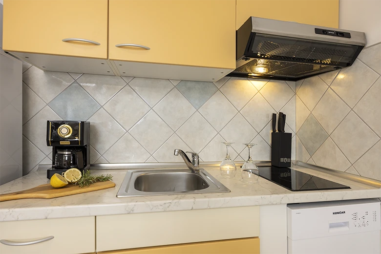 Apartments StoMarica, Brela - kitchen