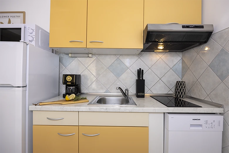 Apartments StoMarica, Brela - kitchen