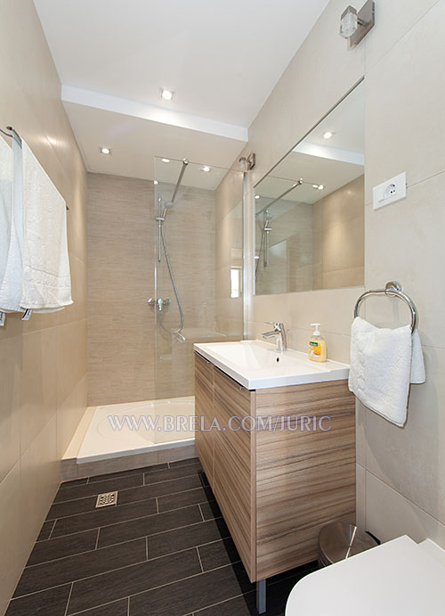 Apartments Juri�, Brela Soline - bathroom