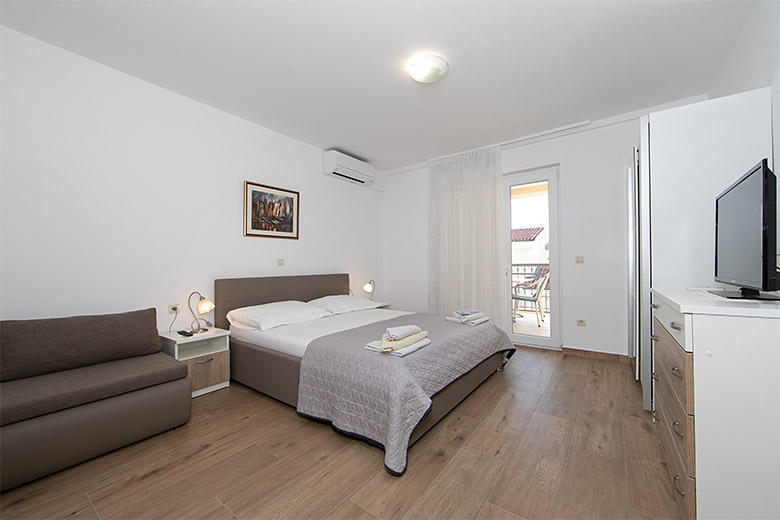 Apartments Kate, Brela - bedroom