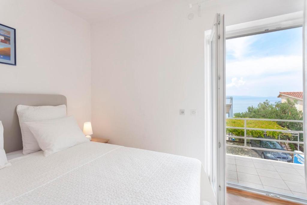 apartments Ledić, Brela - bedroom