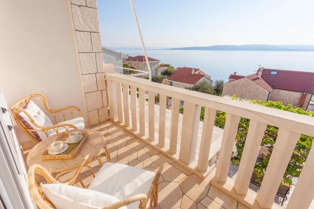 apartments Ledić, Brela - balcony with sea view