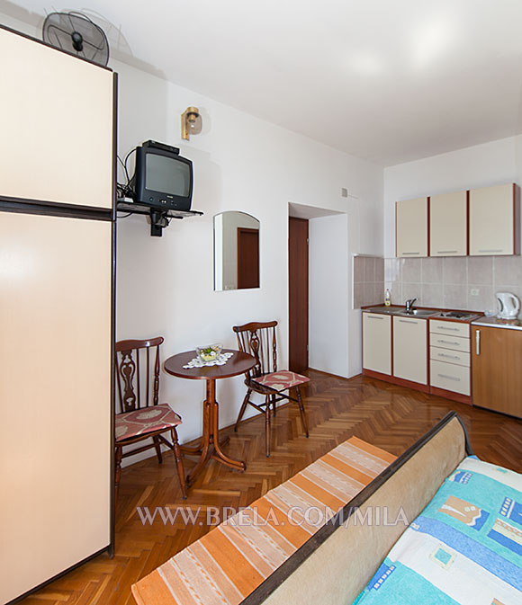 televizor, stol, kuhinja - TV, dining set, kitchen Fernsehen, Ess-Set, K&uuml;che