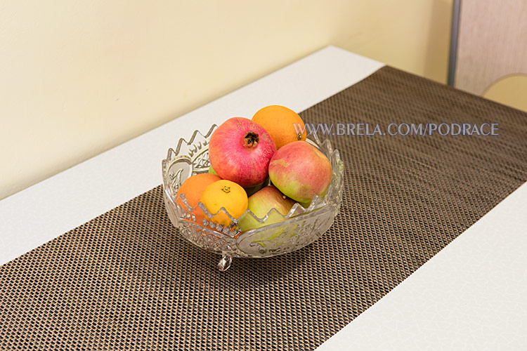 apartments Podra�e, Brela - Neven & Dubravko &Scaron;o&scaron;i�, fruits on the table