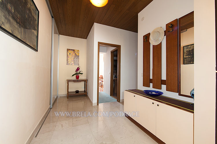apartments Podra�e, Brela - Neven & Dubravko &Scaron;o&scaron;i�, hall