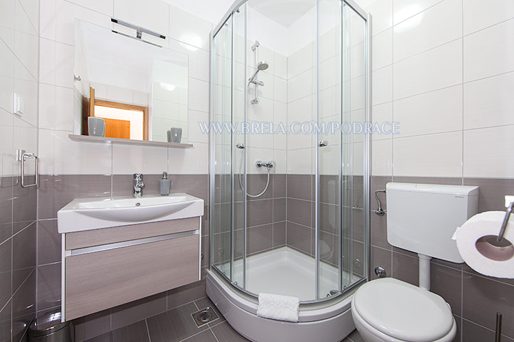 apartments Podra�e, Brela - Neven & Dubravko &Scaron;o&scaron;i�, bathroom