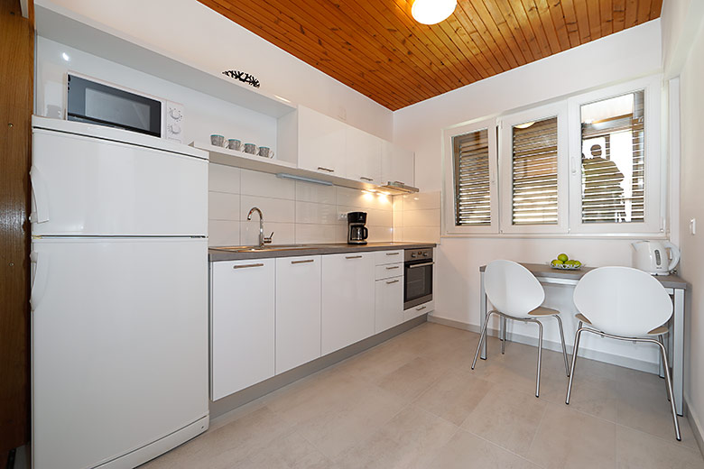 apartments Ru�ica, Brela - dining table