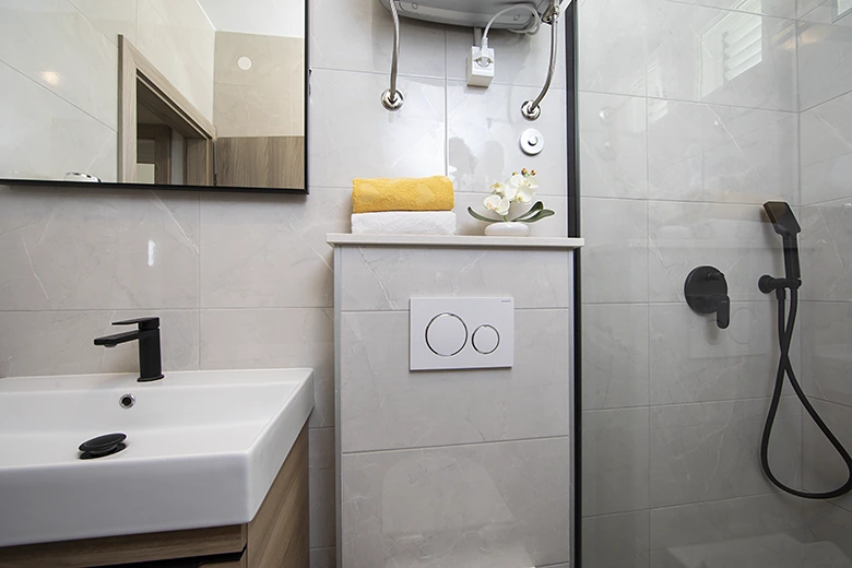 Apartments Škrabić, Brela - bathroom