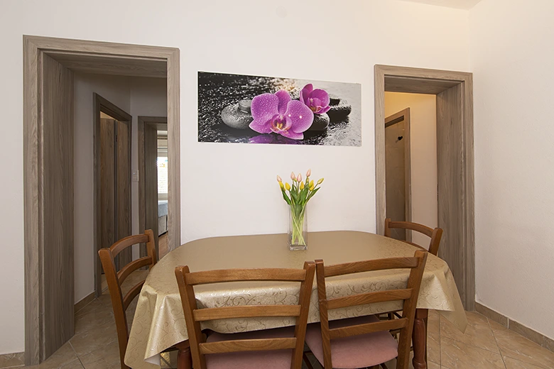 Apartments Škrabić, Brela - dining room