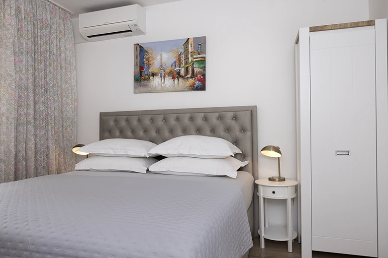 Apartments Škrabić, Brela - bedroom