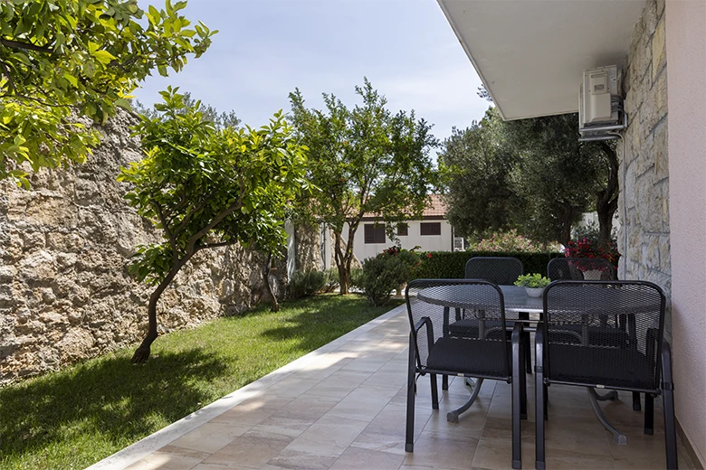 Apartments Škrabić, Brela - veranda