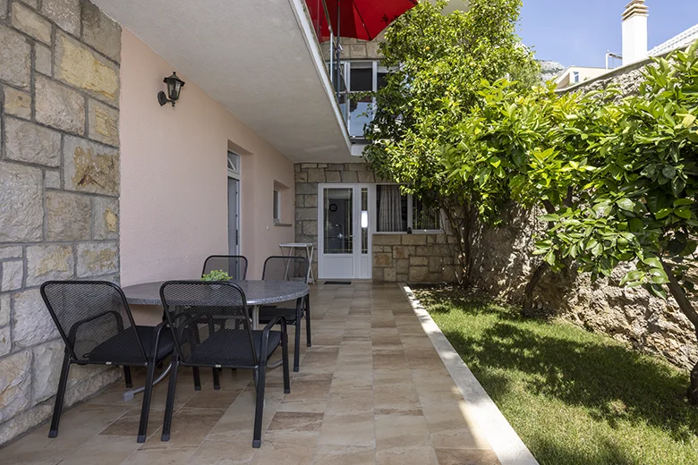 Apartments Škrabić, Brela - veranda