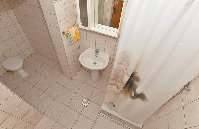 Apartments Škrabić, Brela - bathroom