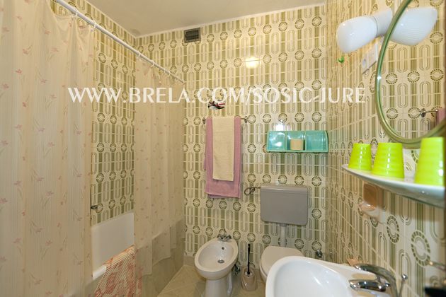 apartments Jure &Scaron;o&scaron;ić, Brela - second bathroom