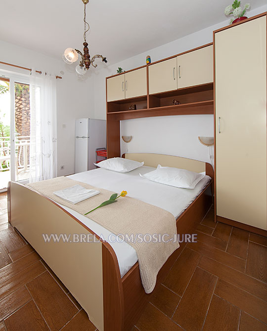apartments Jure &Scaron;o&scaron;ić, Brela - double bed