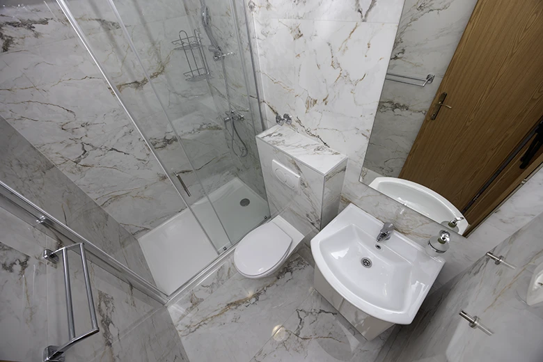 apartments Jure &Scaron;o&scaron;ić, Brela - bathroom