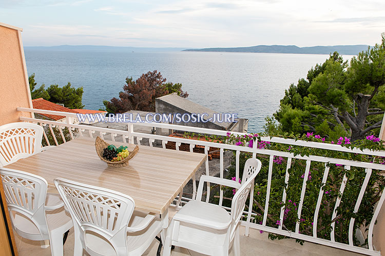 apartments Jure &Scaron;o&scaron;ić, Brela - balcony with sea view