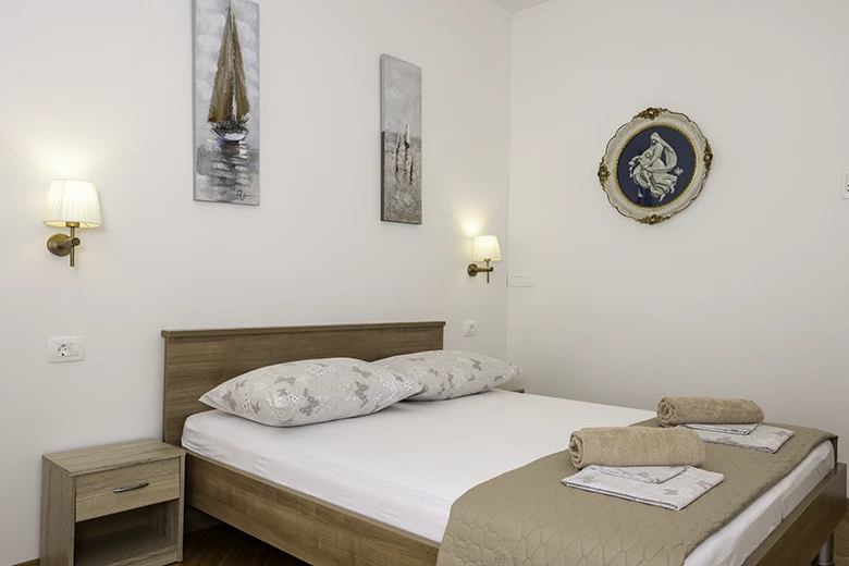 Apartments Villa kapetan Jure, Brela - bedroom