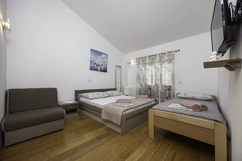 Apartments Villa kapetan Jure, Brela - bedroom