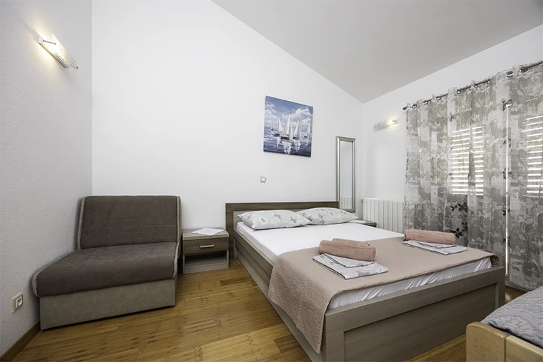 Apartments Villa kapetan Jure, Brela - bedroom