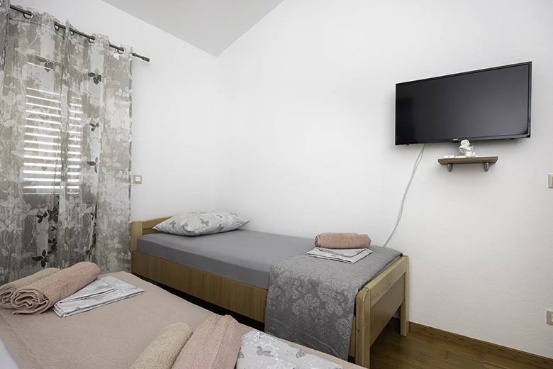 Apartments Villa kapetan Jure, Brela - bedroom