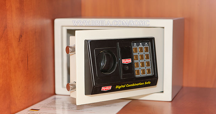 Brela Podra�e, apartments Mirjana - safe in the bedroom