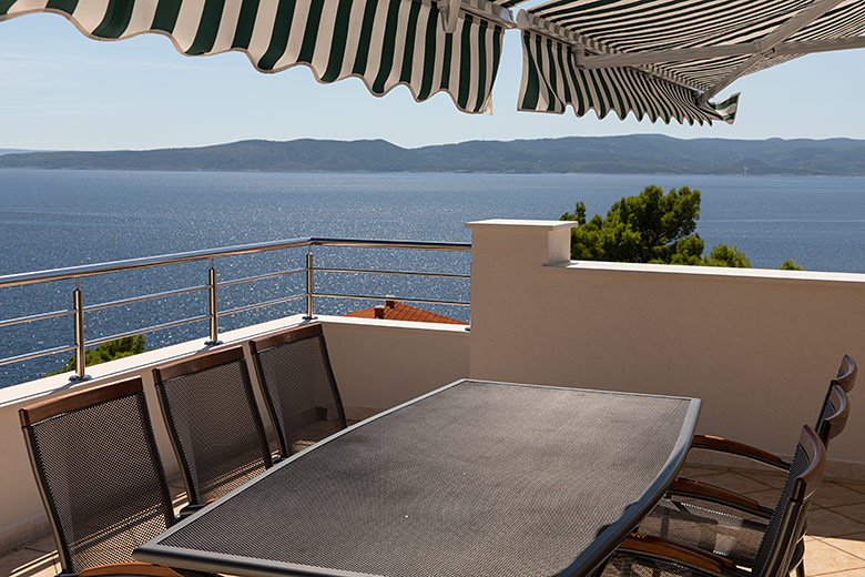 Apartments Toma&scaron;, Brela - house, terrace with seaview