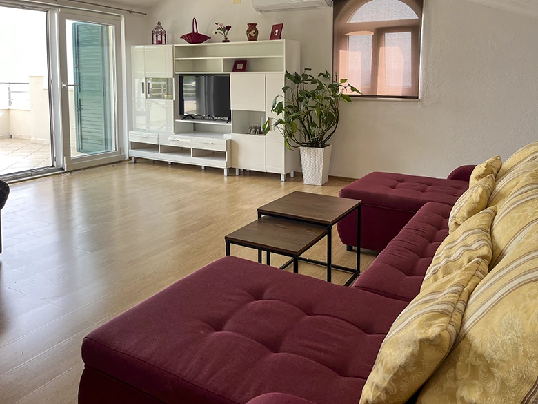 Apartments Toma&scaron;, Brela - living and dining room