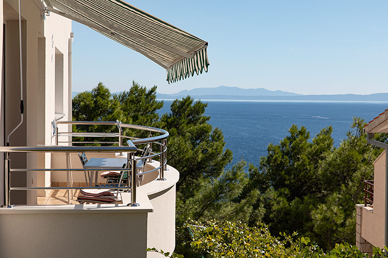 Apartments Toma&scaron;, Brela - house, balcony with seaview