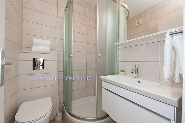 apartments Marija �ami�, Brela - bathroom