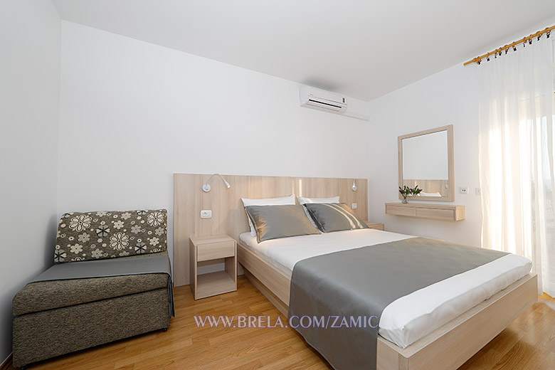 apartments Marija �ami�, Brela - bedroom
