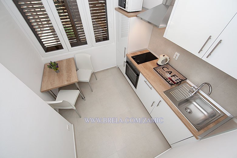 apartments Marija �ami�, Brela - kitchen